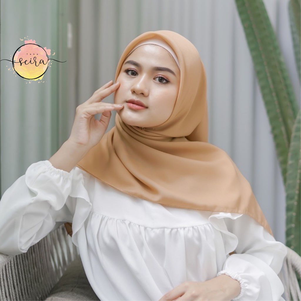 [BISA COD] Bella Square Hijab Segiempat / Kerudung Segi Empat Bella Square / Jilbab Segiempat Bela (Kain Tebal Adem Tidak Menerawang)-Latte