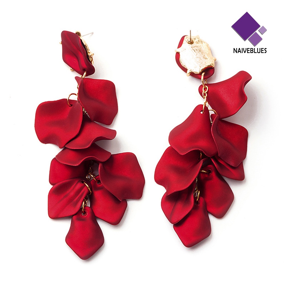 Anting Stud Panjang Bentuk Kelopak Bunga Mawar Bahan Resin Gaya Vintage Untuk Wanita