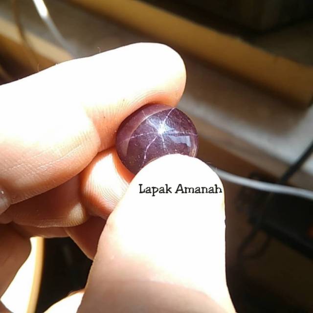 Batu Permata Natural Red Garnet Star Almadine - Natural Red Garnet