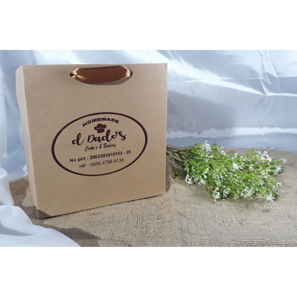 

Paper Bag Kotak Nasi Paper Bag Brownies Paper Bag Kardus 22 x 22 x 22