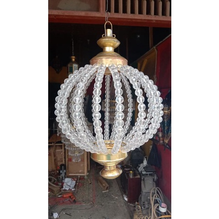 lampu gantung bola kristal