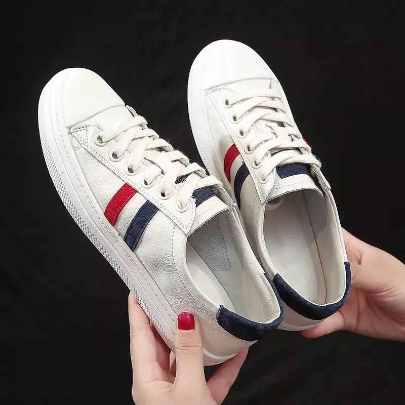 Sepatu Kets Wanita KdC Sneakers