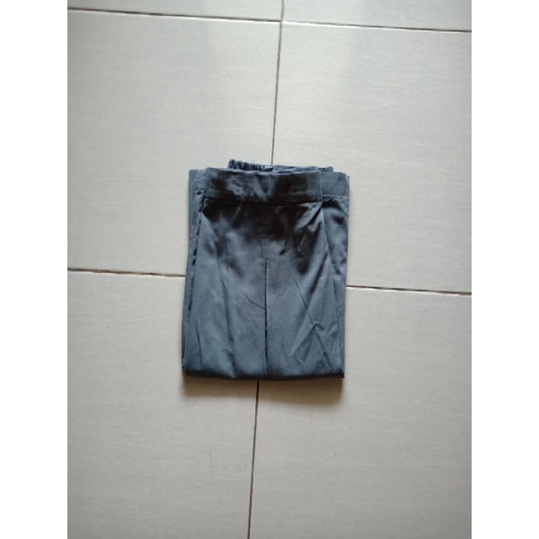 Rok SMA abu abu belah satu jumbo Preloved/bekas