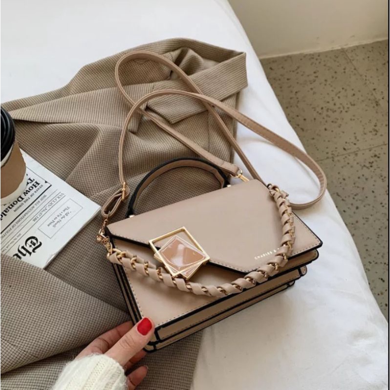 Tas Selempang Wanita Top Handbags Tas New Arrival MOCHILLASTORE Tas Tali Rantai Tas Hp Tas Make-Up Tas Elegan Tas Populer Perempuan Sintetis Kulit