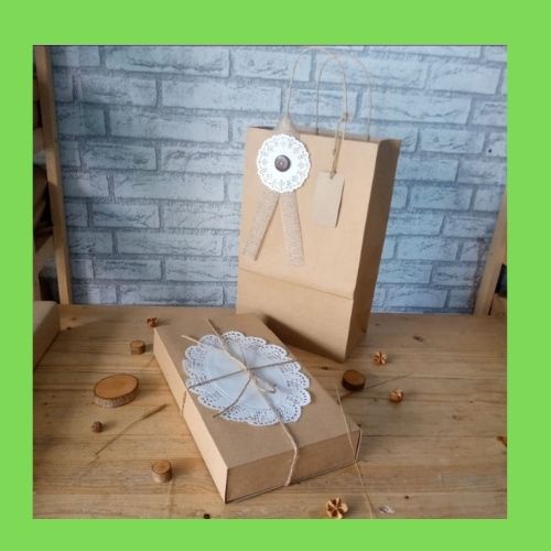 

Set Box Hampers Kotak Kado Souvenir Gift Box Paper Bag Goodie Bag Tas Tenteng Kardus Packing Hadiah Bingkisan (5pcs)