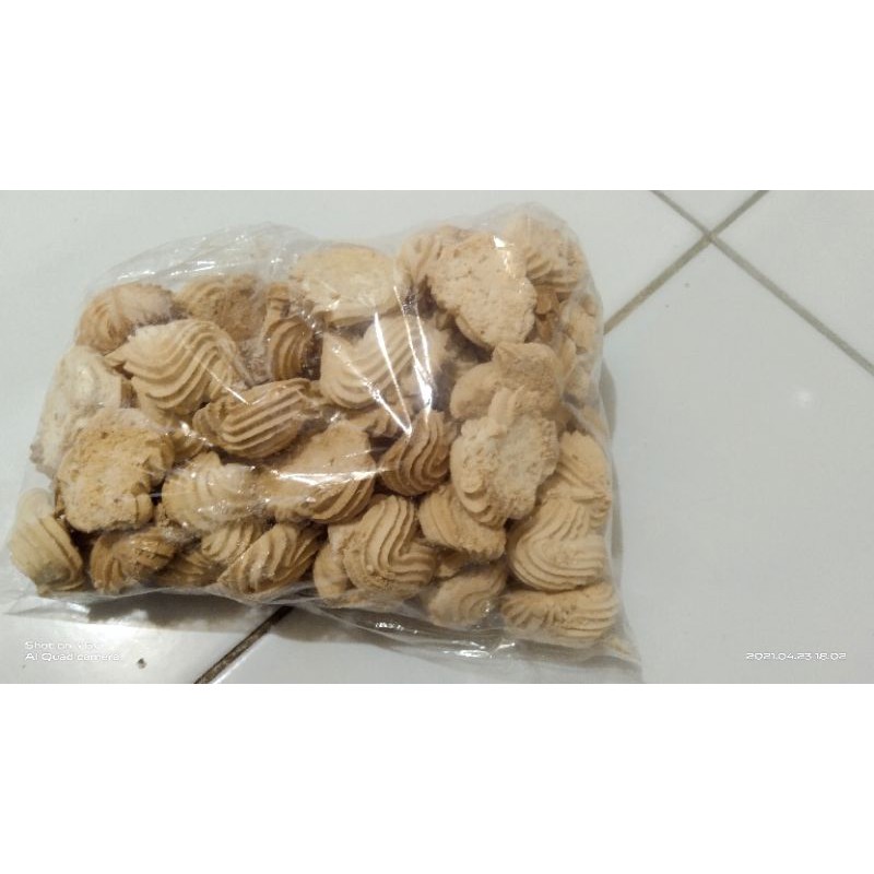 

KUE SEMPRIT SS SPECIAL ISI 1 KG