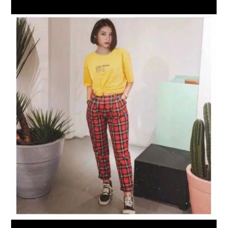 OSJ- CELANA KOTAK MERAH WANITA FIT TO L