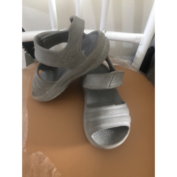 Sepatu sandal anak zoe & zac (preloved)