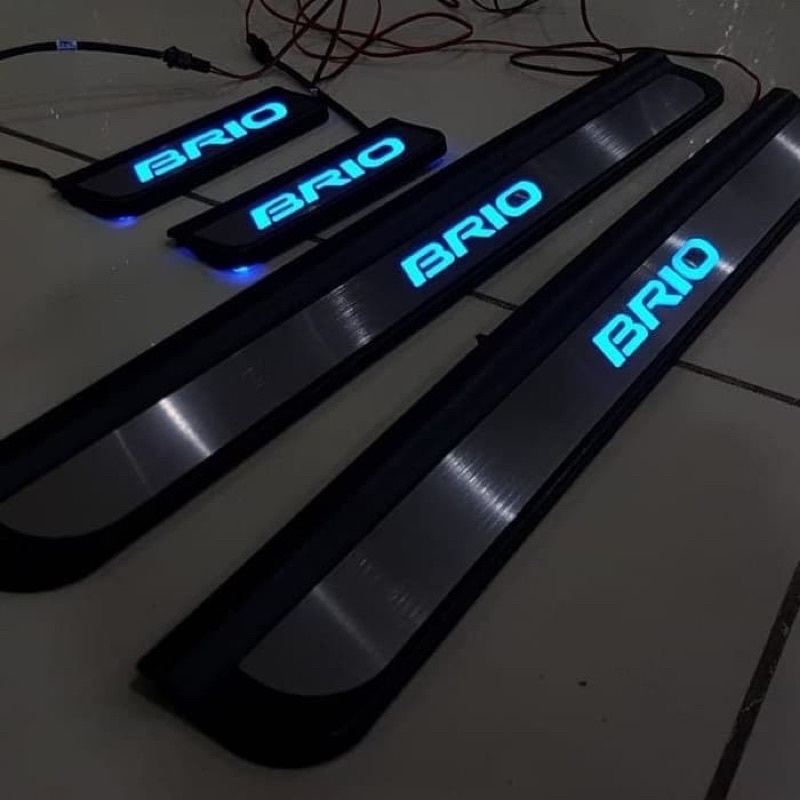 Sill Plate/ Sillplate Samping/ Side Scuff Plate Brio Nyala Lampu Led Biru