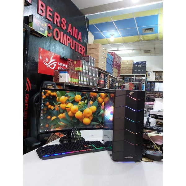 PC gaming i7 Ram 16 gb ssd 240 gb monitor 24 Curved Samsung  siap pakai