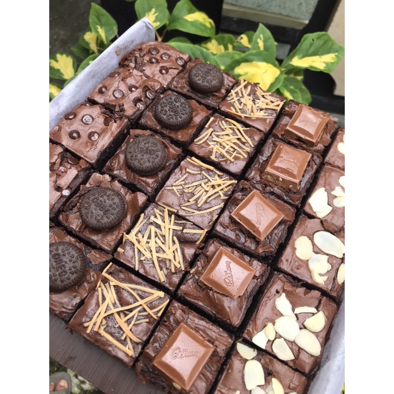 

Fudgy Brownies 20x20 Topping Premium