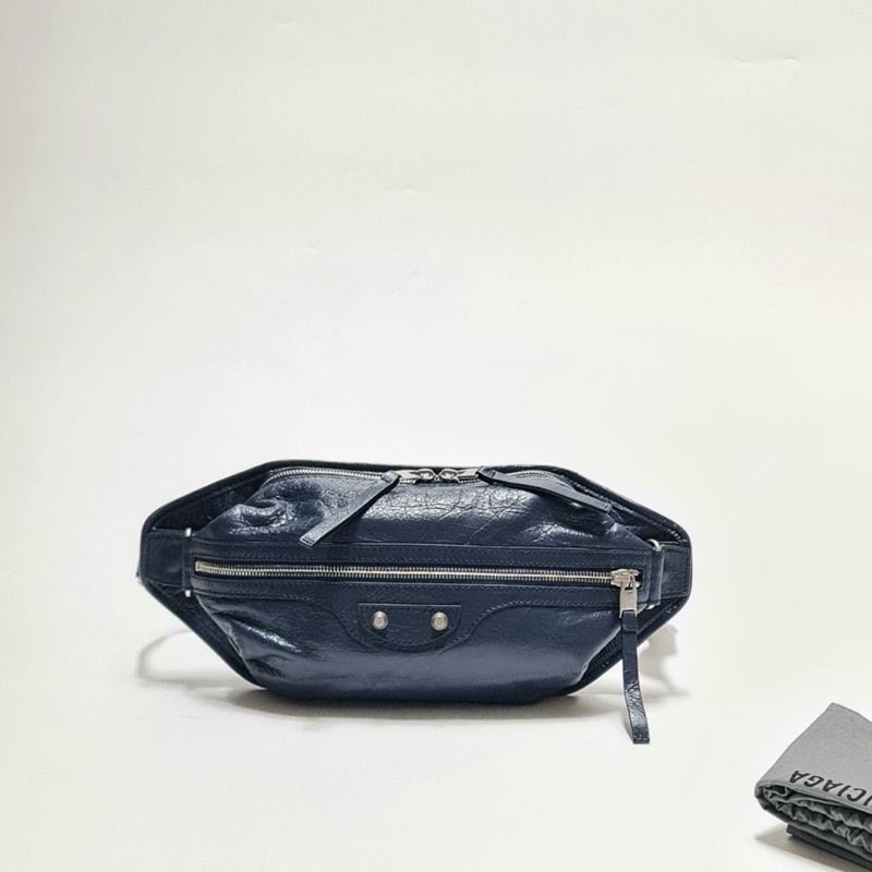 BALENCIAGA CLASSIC SILVER NEO LIFT BELT BAG NAVY 37x16