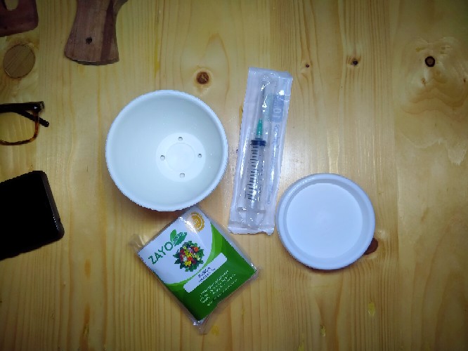 Tatakan Pot Tawon Uk Pot 10 Dan 12 Putih - 1126