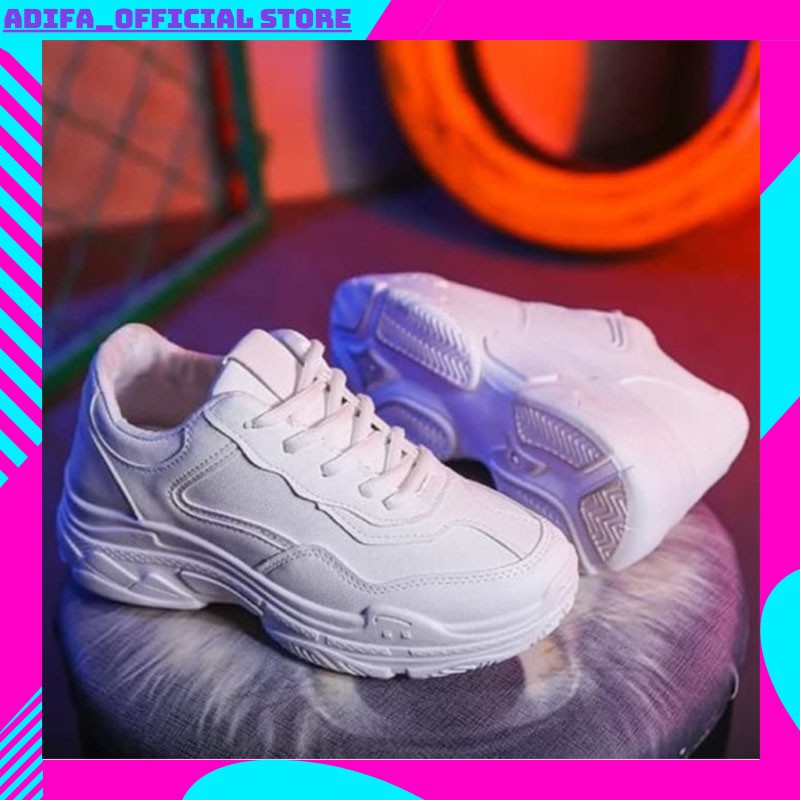 sepatu sneakers fashion sport wanita kasual tali kekinian sepatu sneakers fashion sport wanita kasual tali kekinian