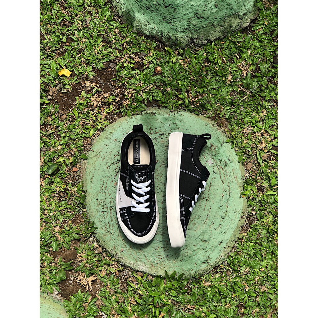Sepatu Fuse Concept Infuse Low Black White