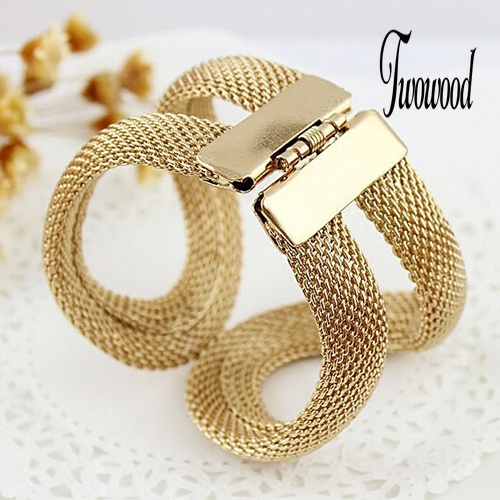 Gelang Model Lebar Bahan Alloy Gaya Punk Untuk Wanita