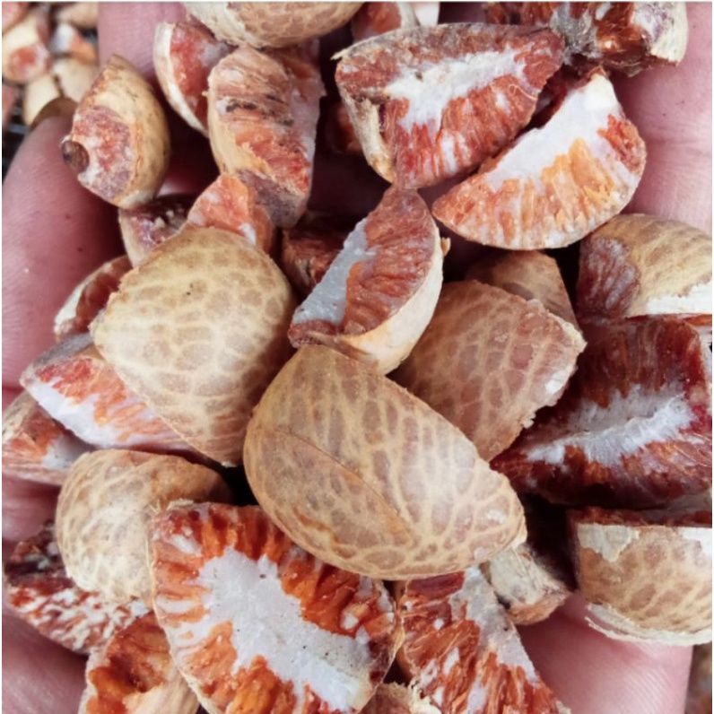 

Buah Pinang Kering belah 500grm
