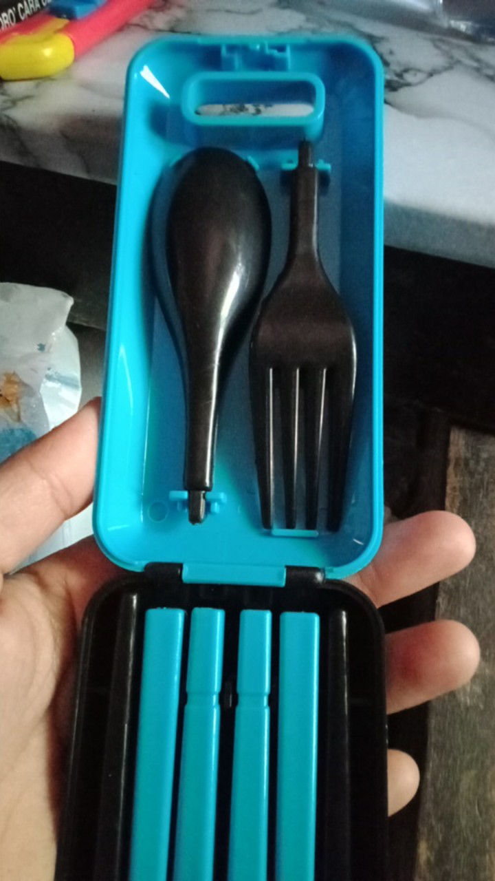 Set Sendok Garpu Sumpit Kotak Alat Makan Lipat Portable