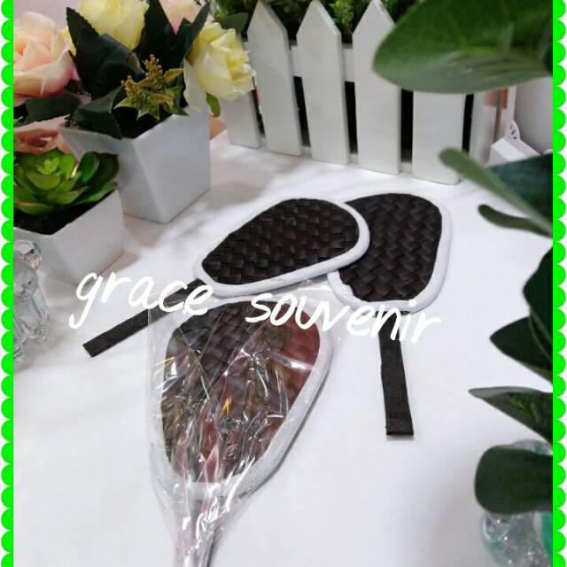 GROSIR SOUVENIR PERNIKAHAN KIPAS PANDAN MURAH/SOUVENIR KIPAS PANDAN WARNA/SOUVENIR KIPAS MURAH