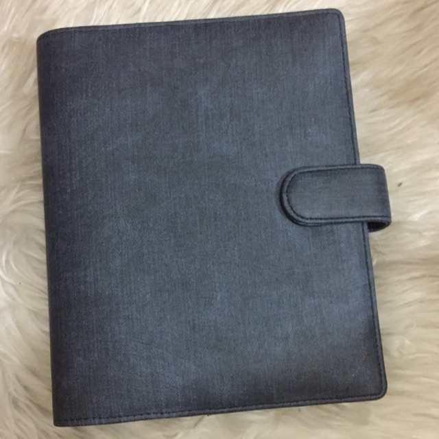 

Binder Denim Hitam/Abu Tua