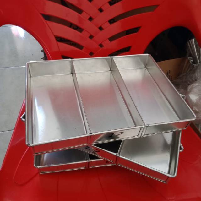 LOYANG BROWNIES SEKAT 3 / SPIKU / LAPIS SURABAYA UKURAN 22X10X4CM