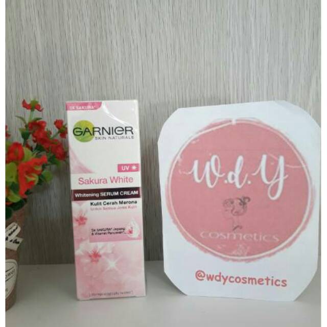 Garnier Sakura White Whitening Serum Cream Day Cream Uv Untuk Kulit Berminyak 20ml