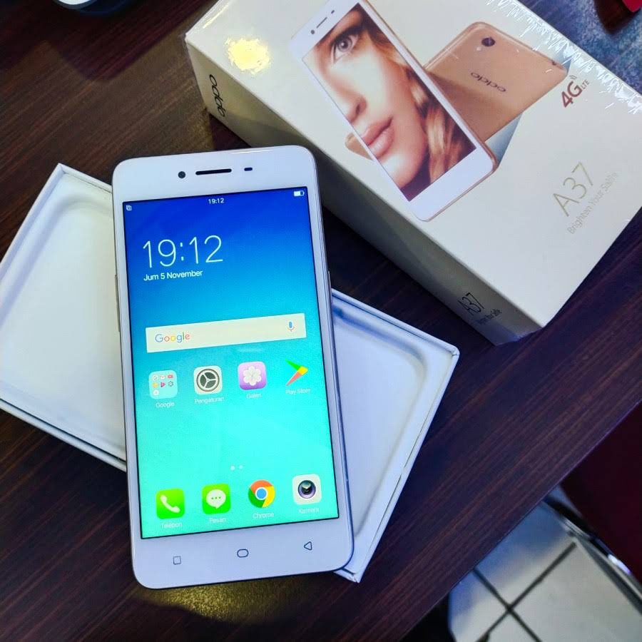 OPPO A37 2/16GB FULLSET MULUS 98% MASIH ISTIMEWA SEPERTI BARU (bayar ditempat/COD)