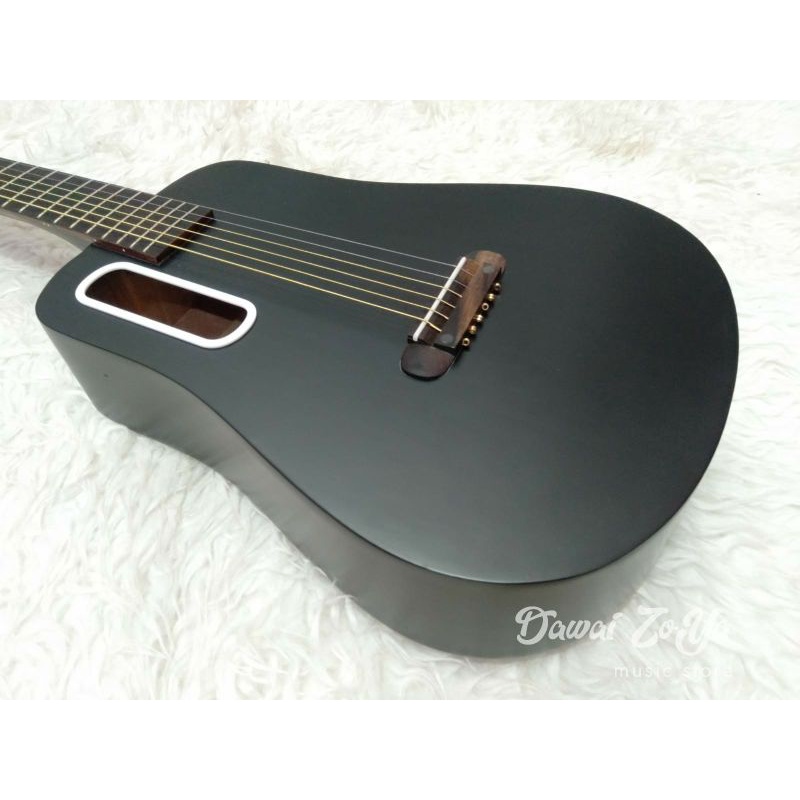 Gitar akustik model LAVA ME