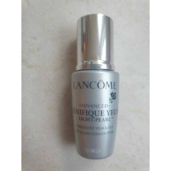 La n come Advance Genifique Yeux Light Pearl Eye Serum