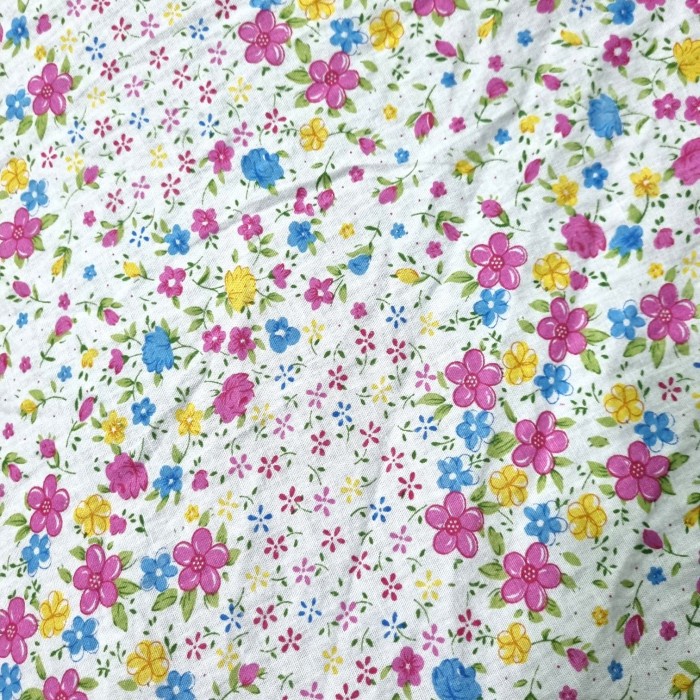 50cm Kain Santung Halus Rayon Santung Motif Bunga Kembang Dasar Putih