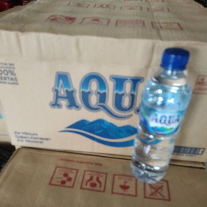 

Aqua Danone 600mlx24 botol harga 1 dus via gojek instan