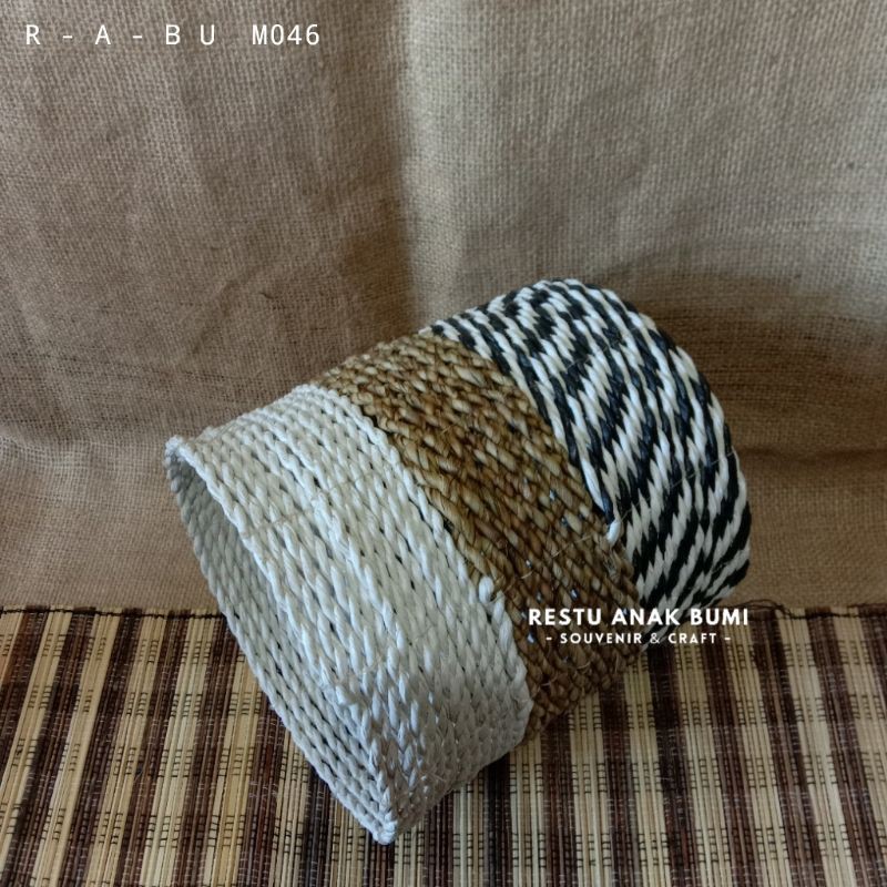 

Promo (M046) Loli Mini Loreng L 18cm|Keranjang Loundry|Tempat Belanja|Wadah Pakaian|Pot|Baju|Makanan