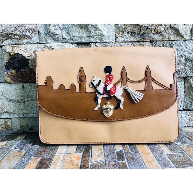 Preloved Lapalette Cupcake