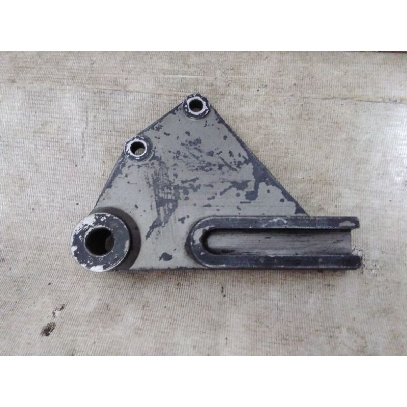 Dudukan Braket Kaliper Belakang Minerva