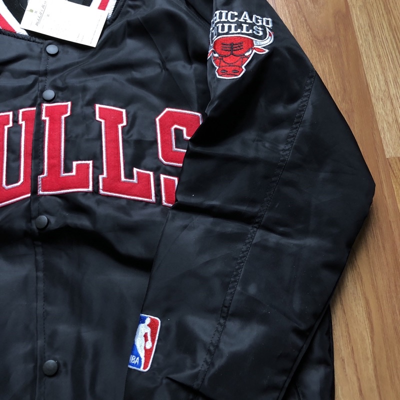 VARSITY JACKET BULLS - TEXT HITAM FULLTAG PREMIUM