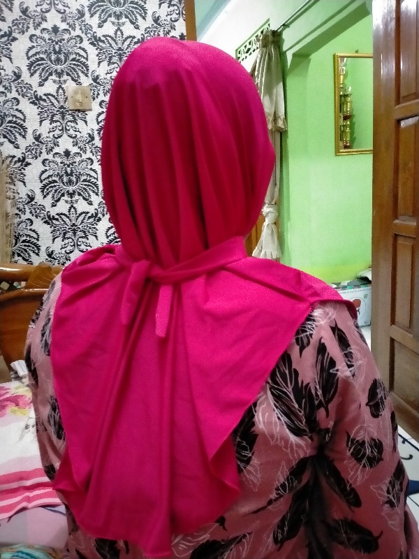 Putih Garis Dua Tali