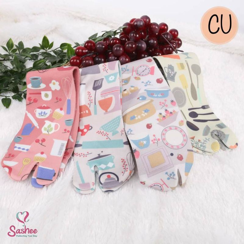 Kaos Kaki Jempol Sashee