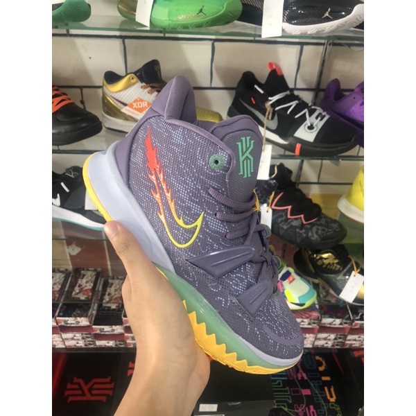 SEPATU BASKET KYRIE 7 DAYBREAK