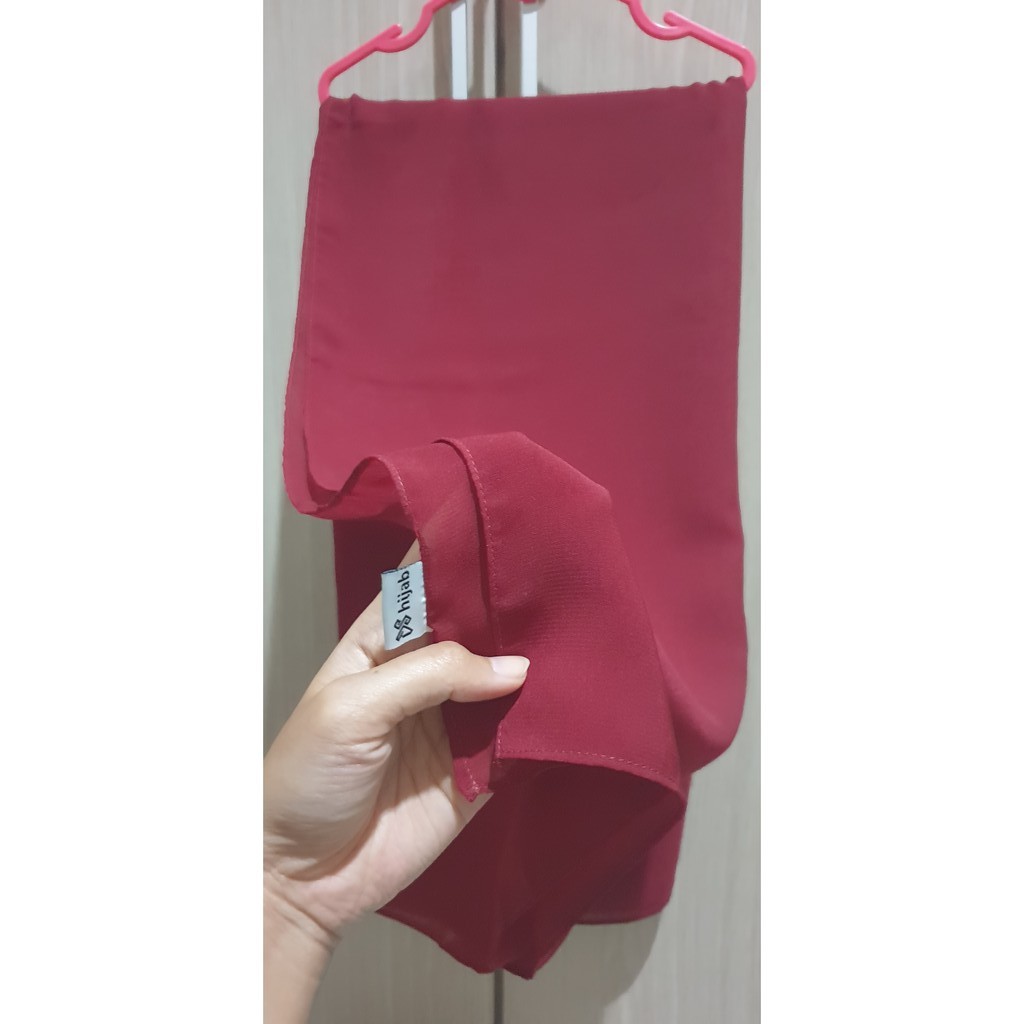 Jual Preloved Hijab Square Voal Polos Premium by DS Dyah Suminar