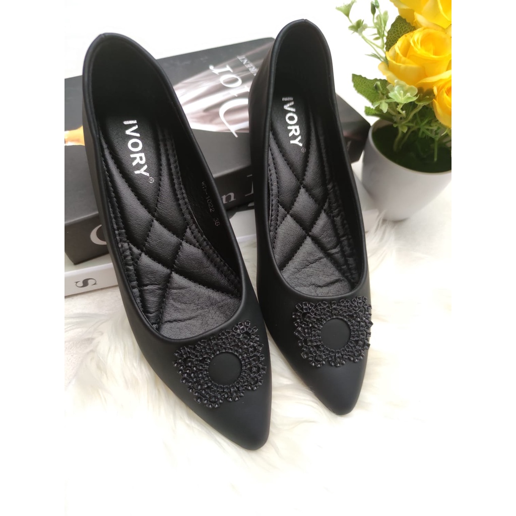 IVORY Sepatu Wedges Dalam Wanita WD-1022