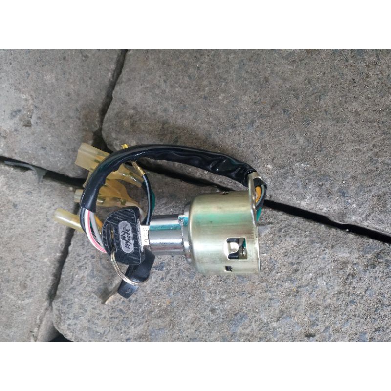 Kunci kontak suzuki A100