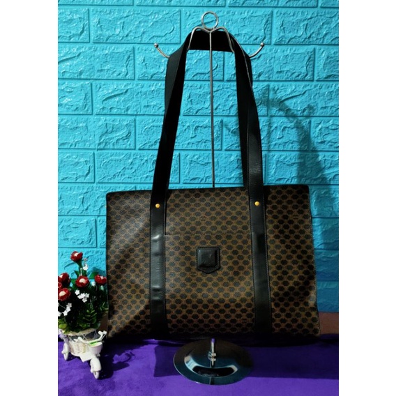 Celine preloved bag ( Macadam)