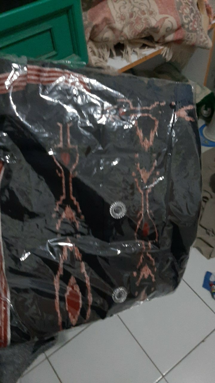 Blus Batik Anak Motif Songket Dasar Hitam Bahan Katun Model Rempel Bawah Leher Bertali Kancing Depan