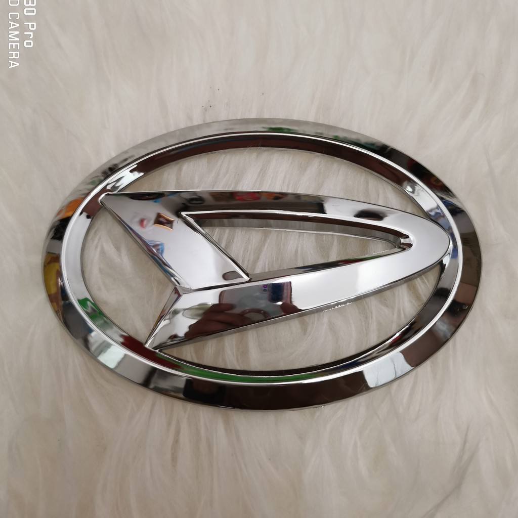 Logo Daihatsu chrome