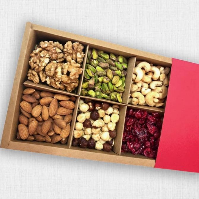 

READY COD Hamper / Gift Packs Mixed Nuts and Dried Cranberries TERPOPULER