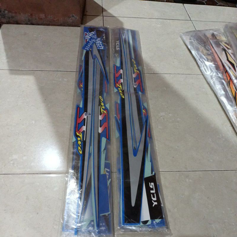 striping stiker les body fiz sstwo body biru