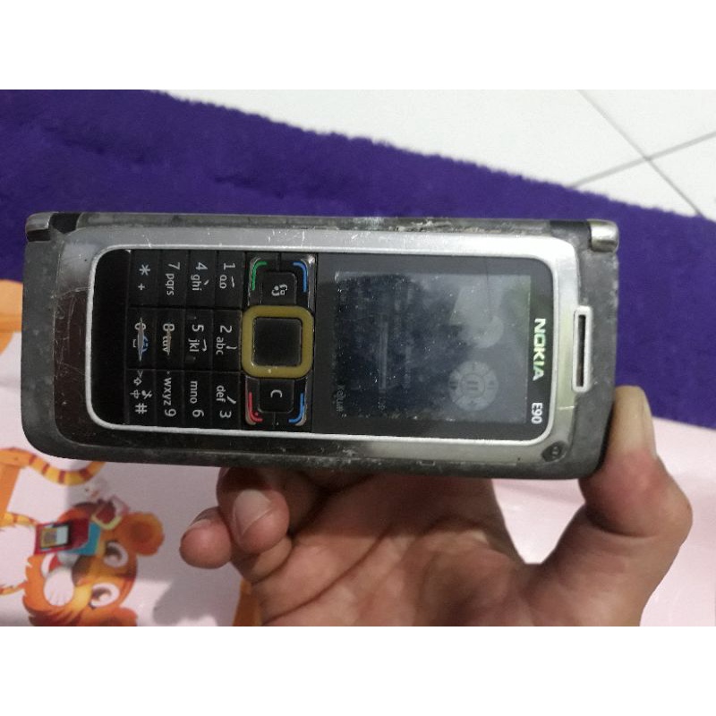 nokia e90 bahan