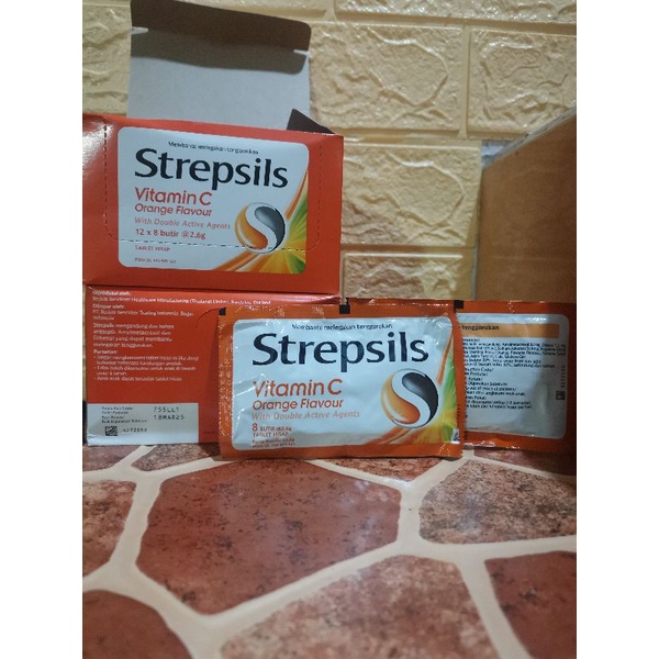 Strepsils 8s x 2  Permen Pelega Tenggorokan MENTHOL &amp; Vitamin C FLAVOUR 8gr x 2 &amp; 6s x 2