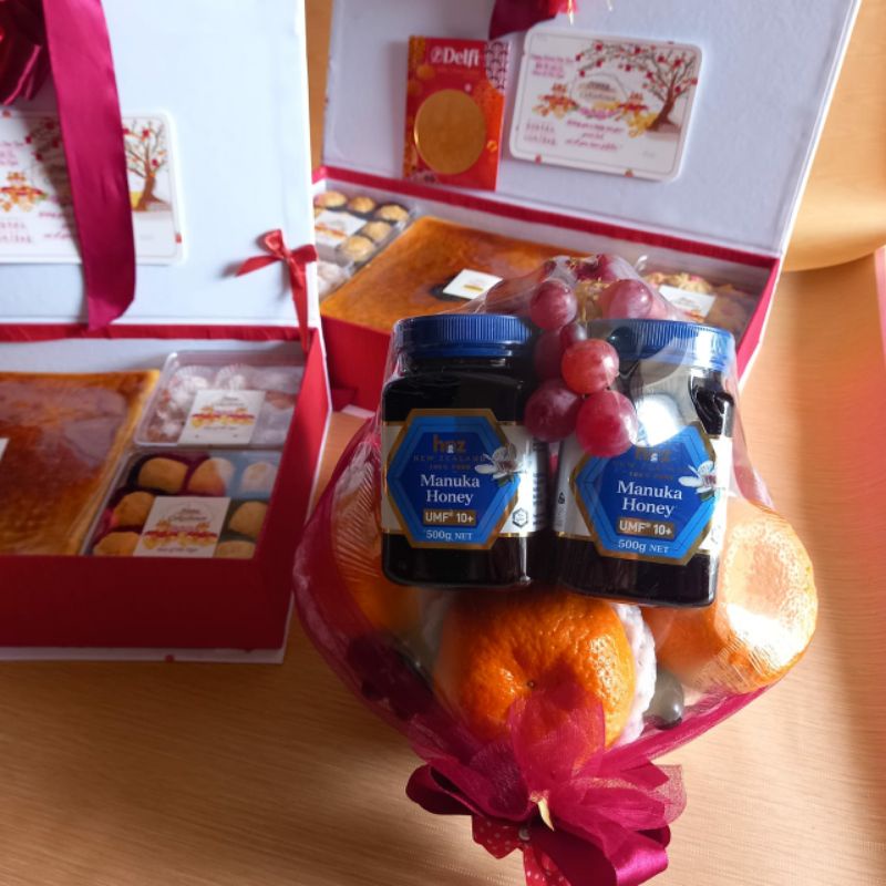 

Parcel Buah Elegant by NanaCakes