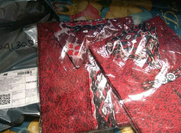 Promo Batik Couple Keluarga Sarimbit Sania Ruffle Batik Ori Ndoro Jowi Motif Mega Mendung Merah